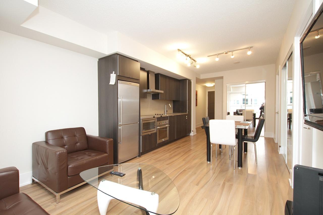 Napa Furnished Suites At Cn Tower & Maple Leaf Square 多伦多 外观 照片