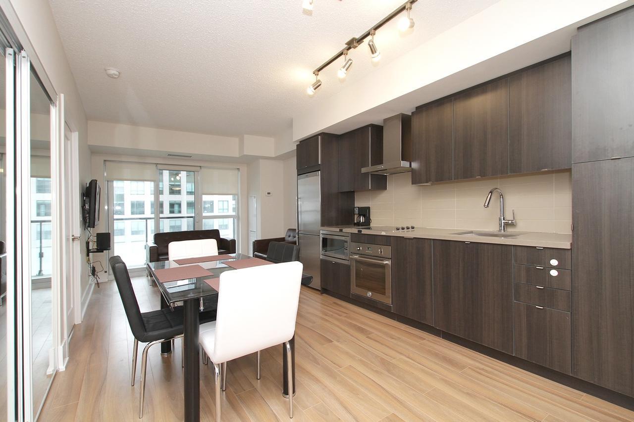 Napa Furnished Suites At Cn Tower & Maple Leaf Square 多伦多 外观 照片
