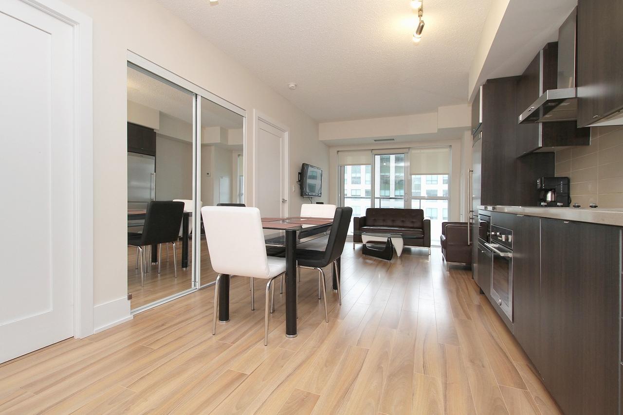 Napa Furnished Suites At Cn Tower & Maple Leaf Square 多伦多 外观 照片