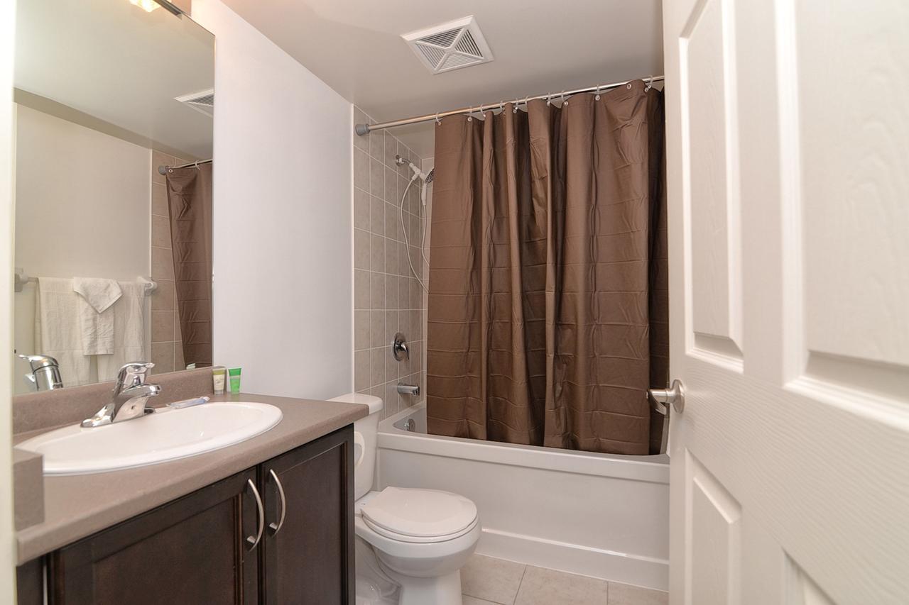 Napa Furnished Suites At Cn Tower & Maple Leaf Square 多伦多 外观 照片