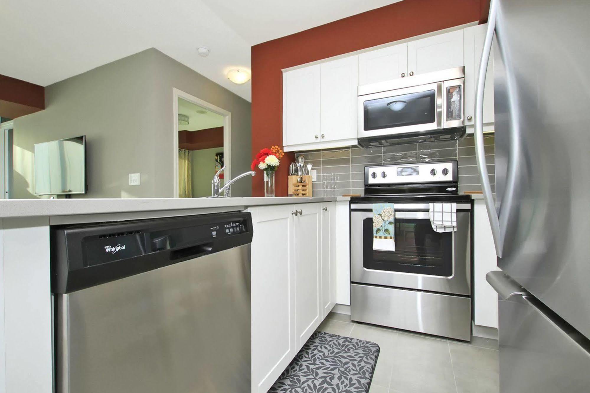 Napa Furnished Suites At Cn Tower & Maple Leaf Square 多伦多 外观 照片