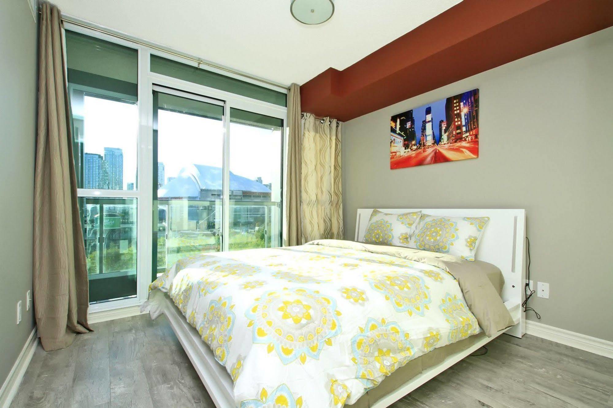 Napa Furnished Suites At Cn Tower & Maple Leaf Square 多伦多 外观 照片