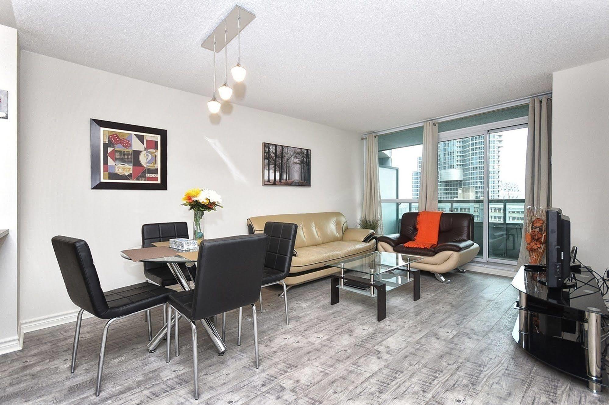 Napa Furnished Suites At Cn Tower & Maple Leaf Square 多伦多 外观 照片