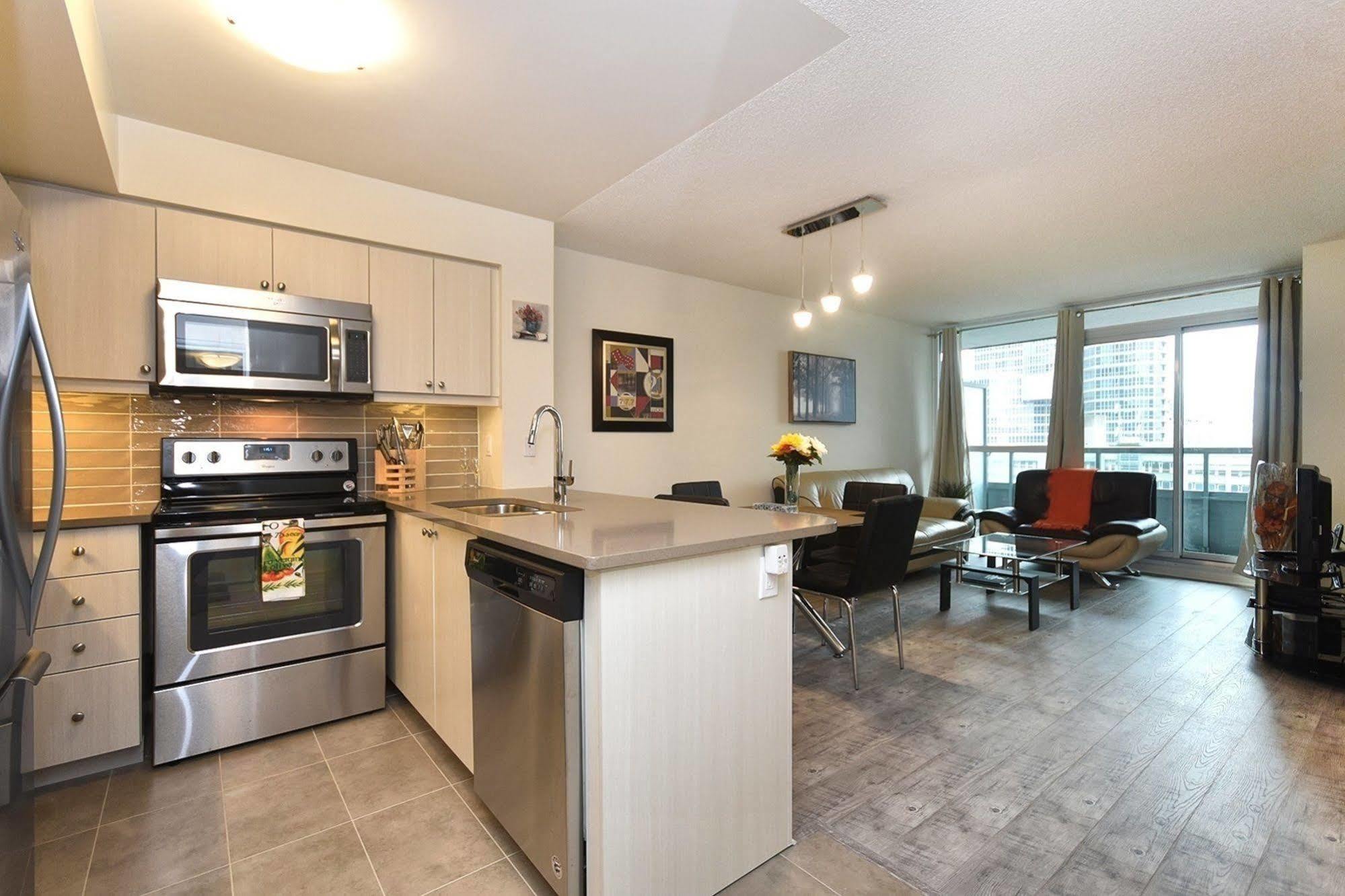 Napa Furnished Suites At Cn Tower & Maple Leaf Square 多伦多 外观 照片