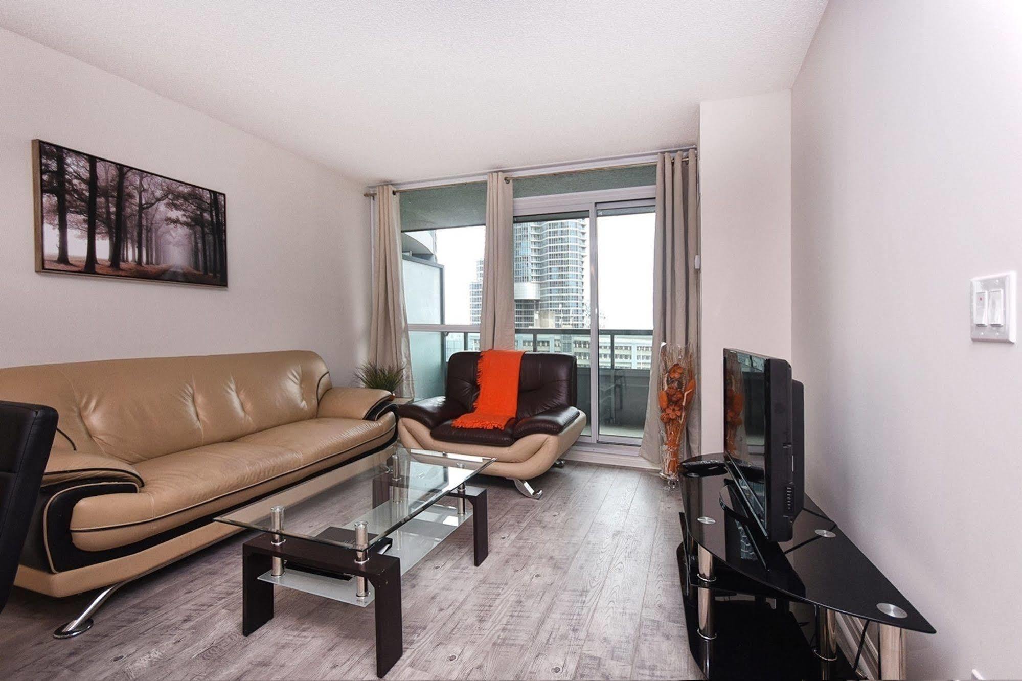 Napa Furnished Suites At Cn Tower & Maple Leaf Square 多伦多 外观 照片