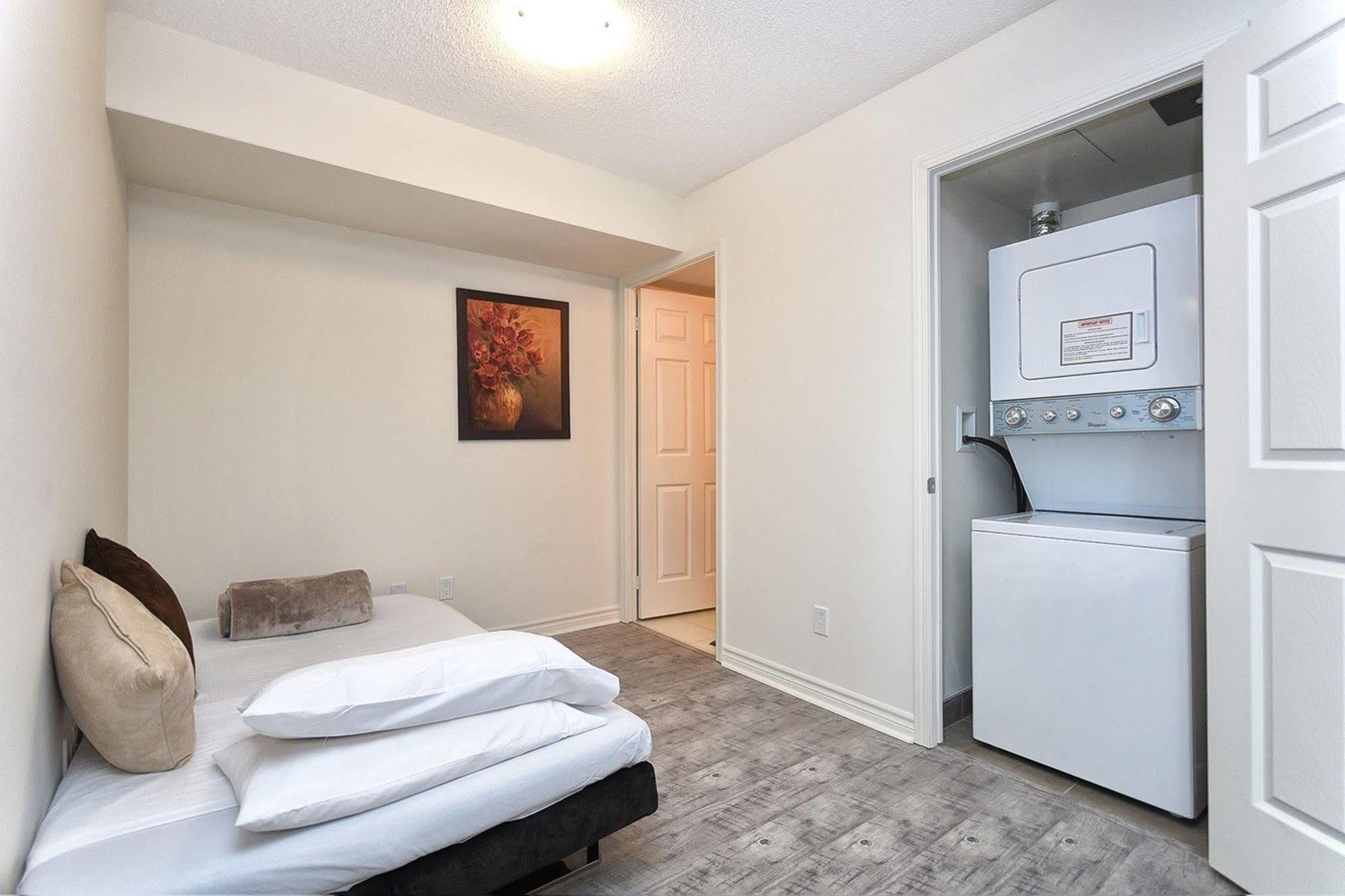 Napa Furnished Suites At Cn Tower & Maple Leaf Square 多伦多 外观 照片