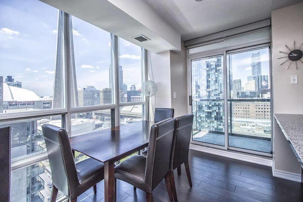 Napa Furnished Suites At Cn Tower & Maple Leaf Square 多伦多 外观 照片